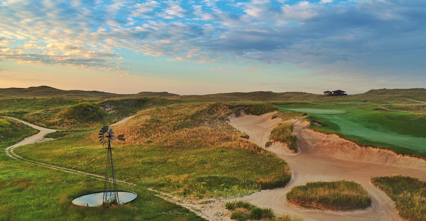 The iconic windmill and brutal bunkers left of the 18th The iconic windmill and brutal bunkers left of the 18th