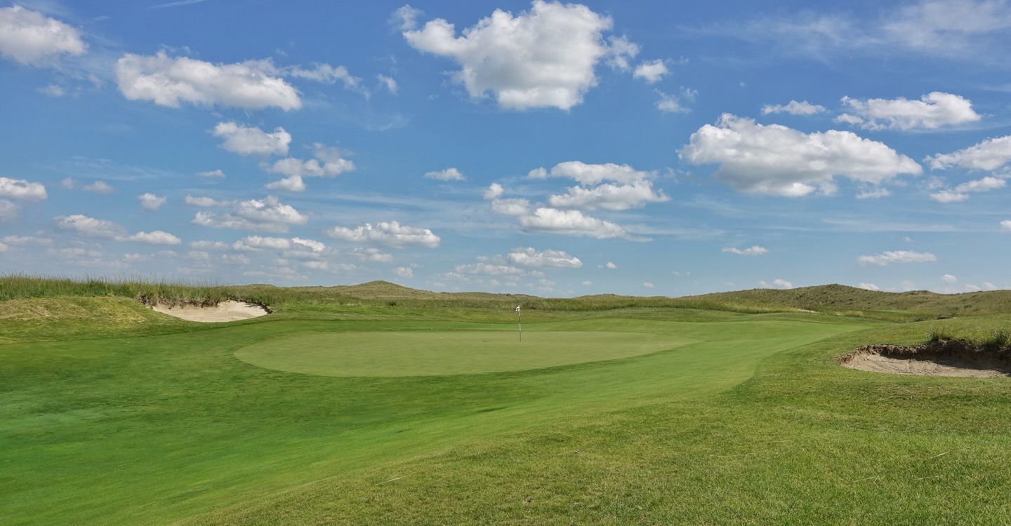 Subtle ripples through the green make long putts a challenge Subtle ripples through the green make long putts a challenge