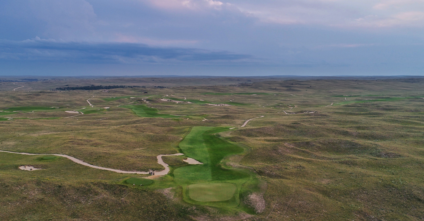 The fairway on the 2nd pinches and widens as it works uphill The fairway on the 2nd pinches and widens as it works uphill