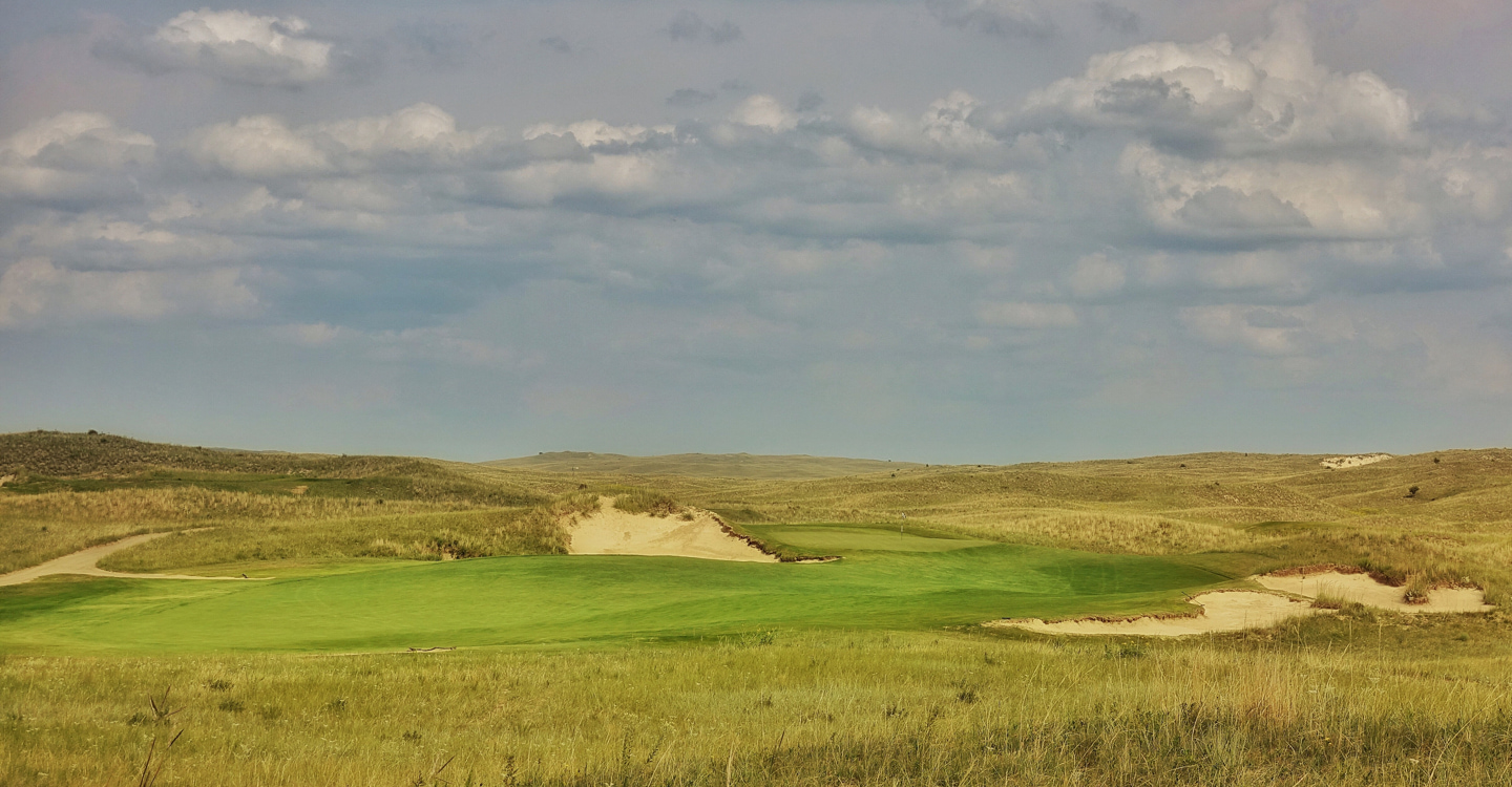 The confounding tee shot on the 7th The confounding tee shot on the 7th