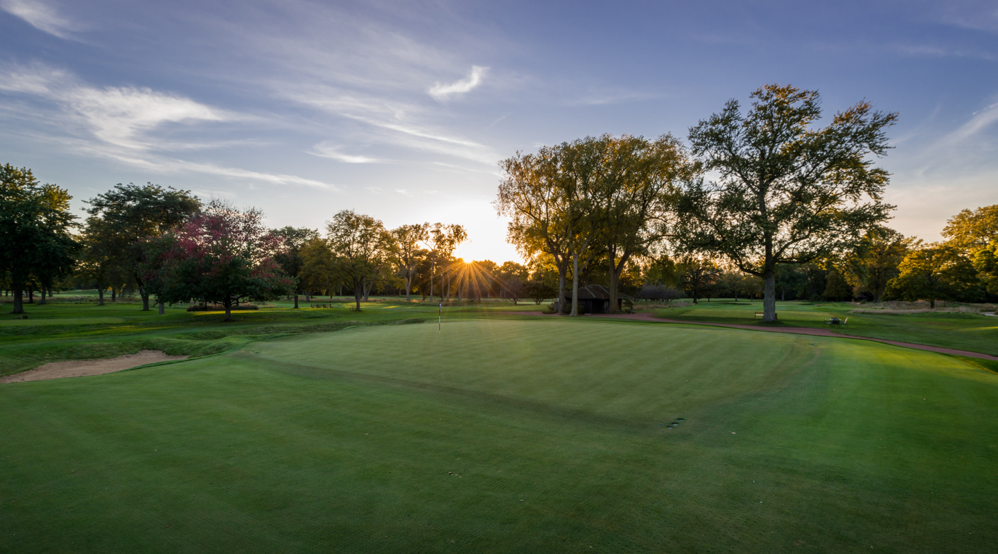 The green on the par-5 7th sits at grade The green on the par-5 7th sits at grade